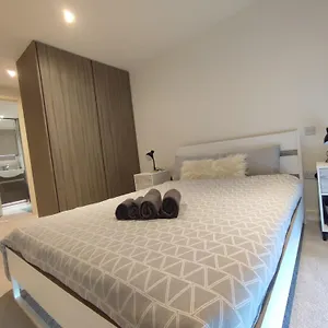  Apartment Luxury Riverside With Easy Access To London, O2, Excel Centre And Parking United Kingdom